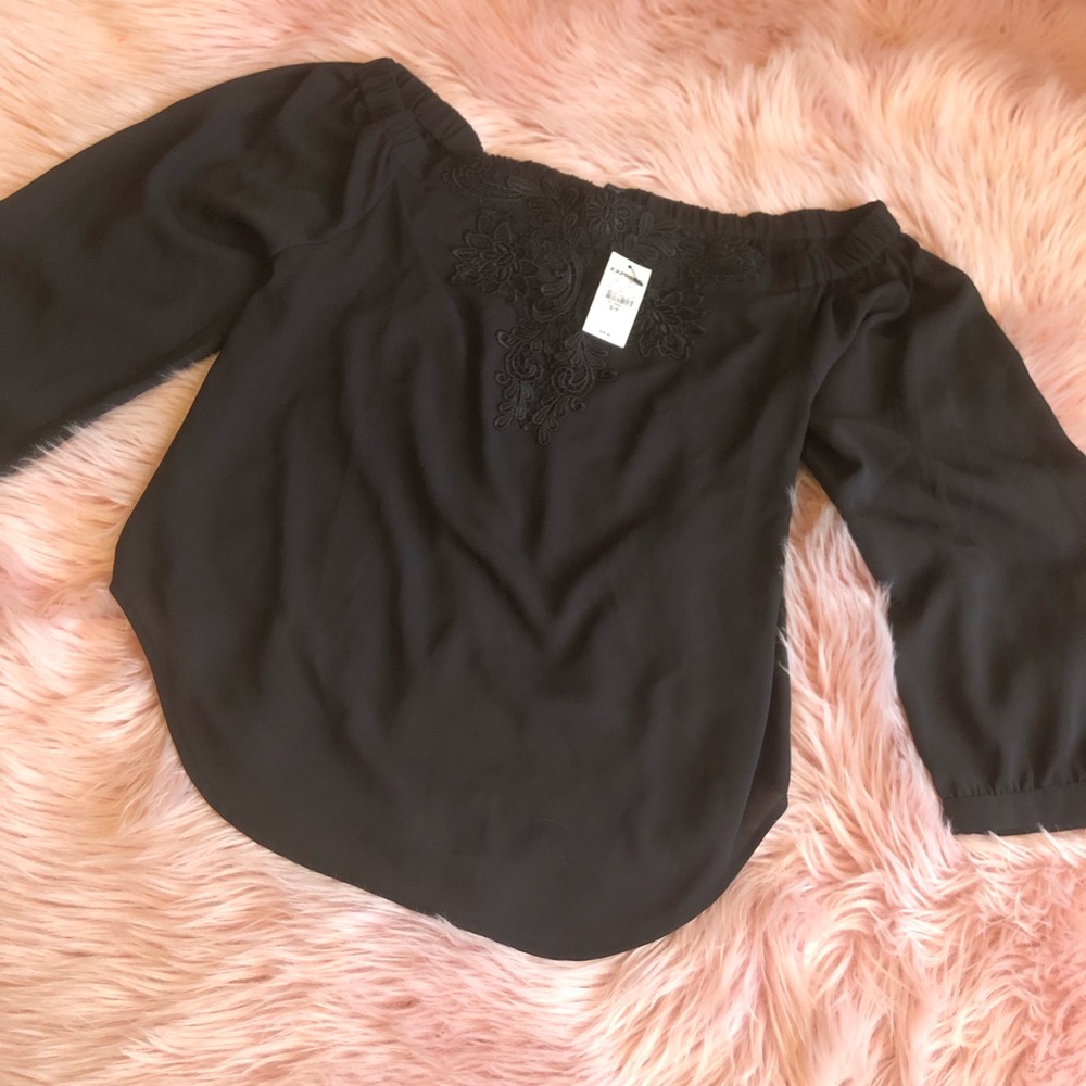 💕😍New Express off the shoulder shirt